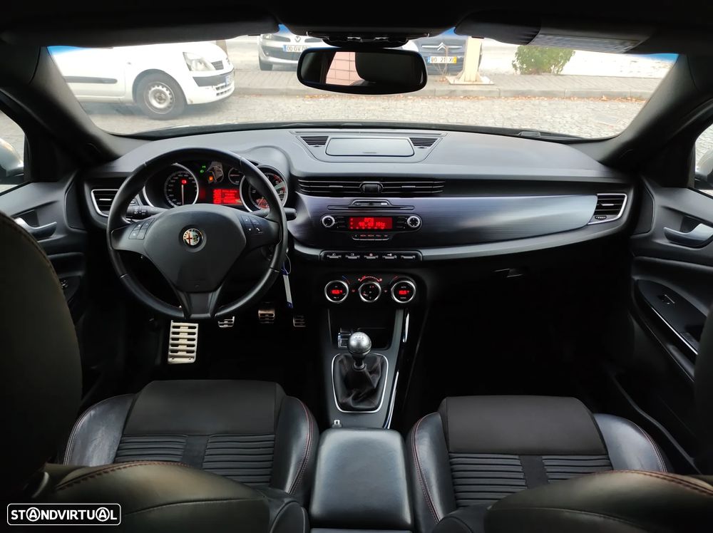 Alfa Romeo Giulietta 1.6 JTDm Distinctive - 19