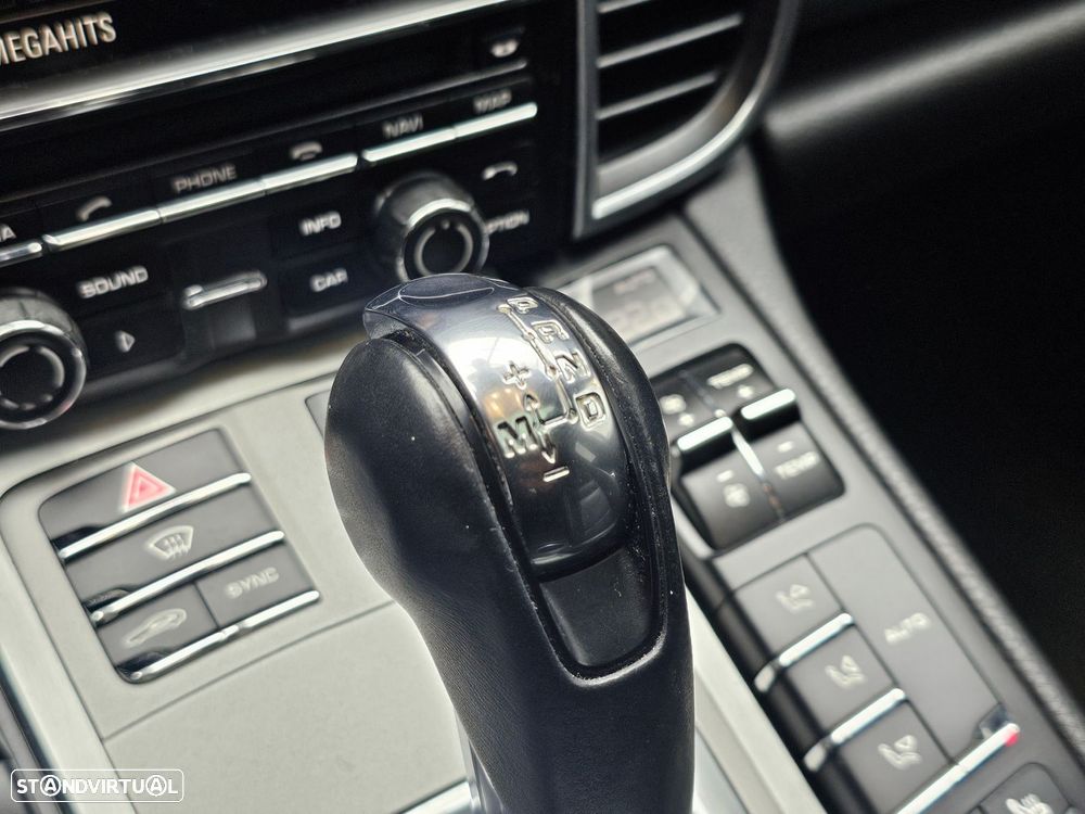 Porsche Panamera Platinum Edition - 17