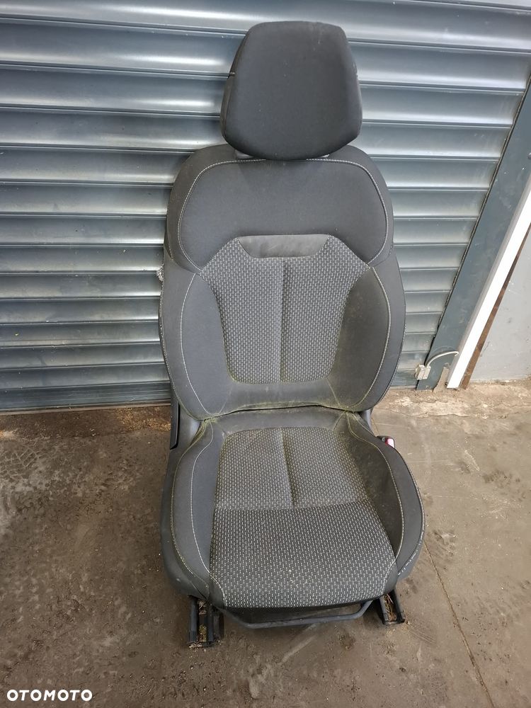 FOTEL PASAŻERA PRAWY RENAULT KADJAR AIRBAG PODUSZKA - 1