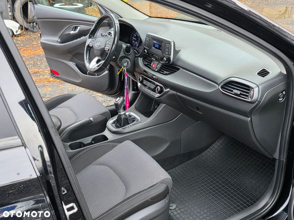 Hyundai i30 1.5 DPI Classic + - 9