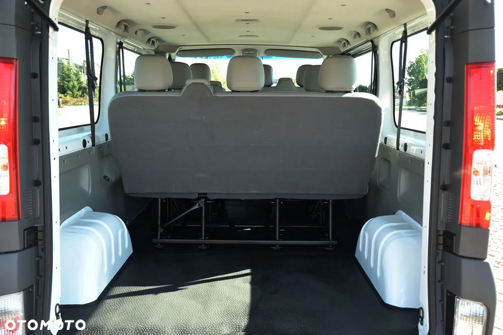 Renault Trafic Passenger L2H1 Expression - 18