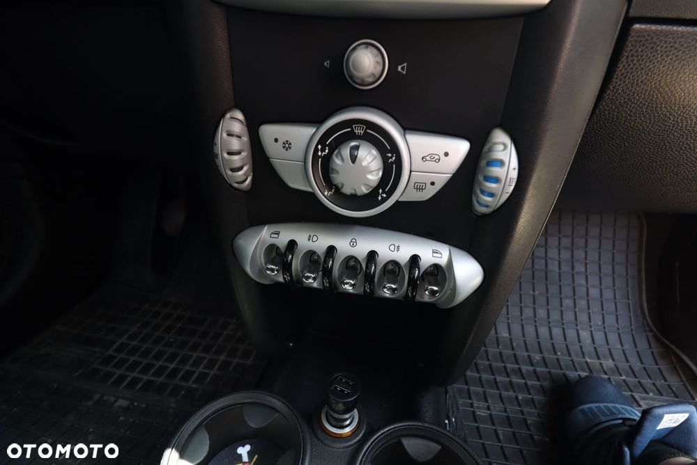 MINI Cooper Standard - 6