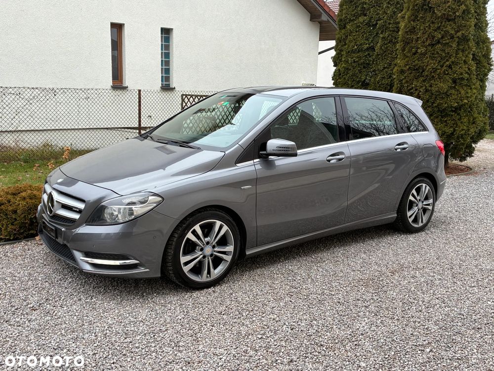 Mercedes-Benz Klasa B 180 BlueEFFICIENCY Edition - 1
