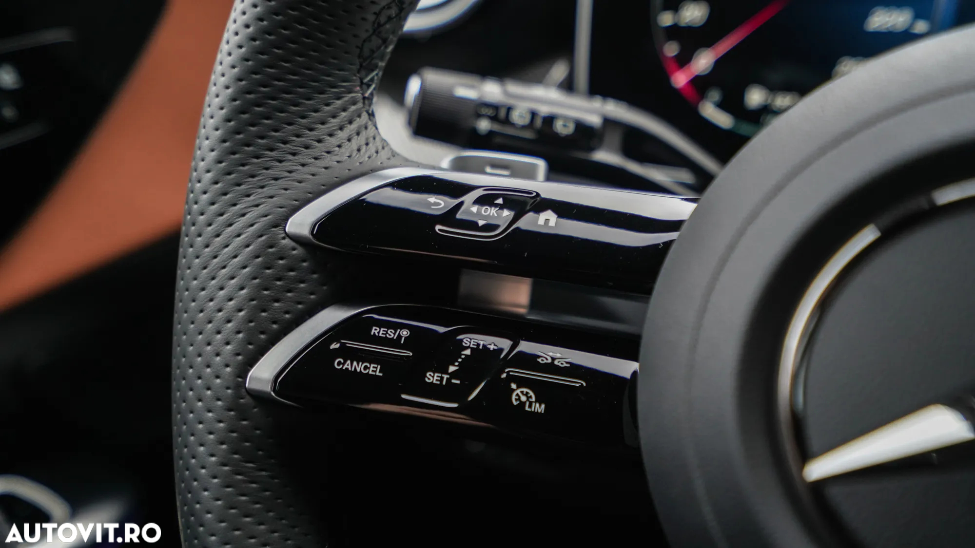 Mercedes-Benz GLC 300 4Matic 9G-TRONIC AMG Line Advanced - 21
