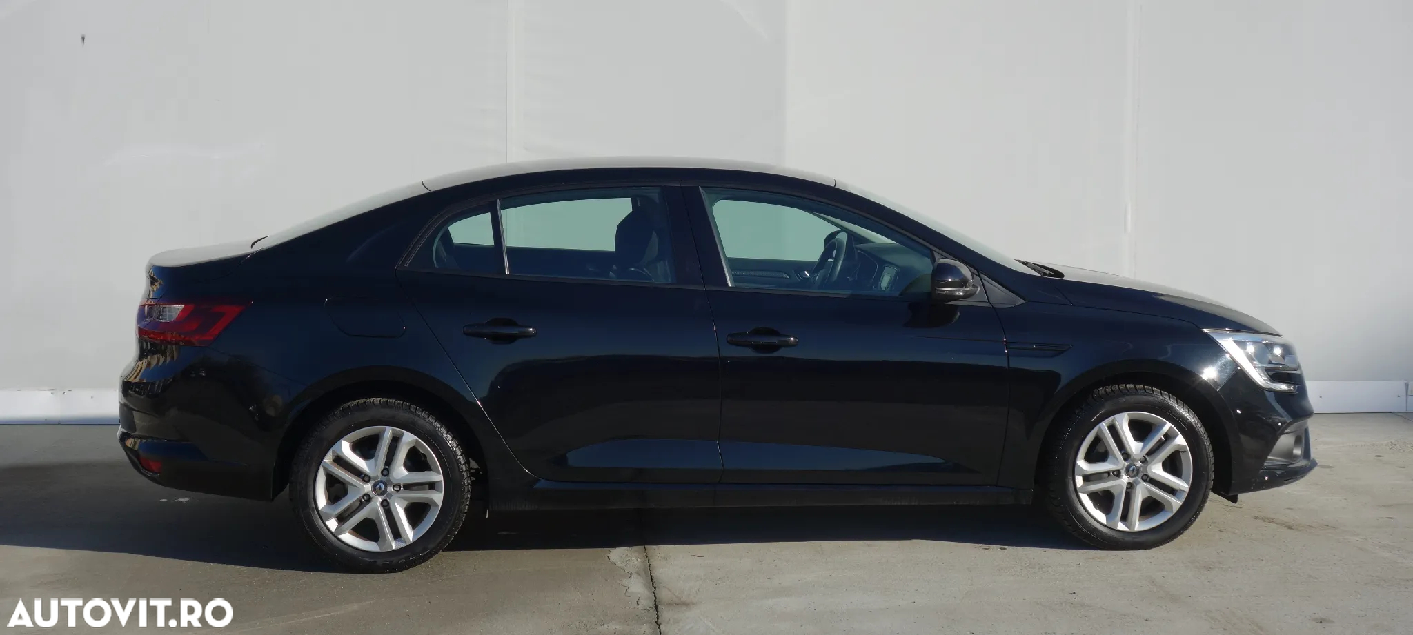 Renault Megane TCe Business - 12
