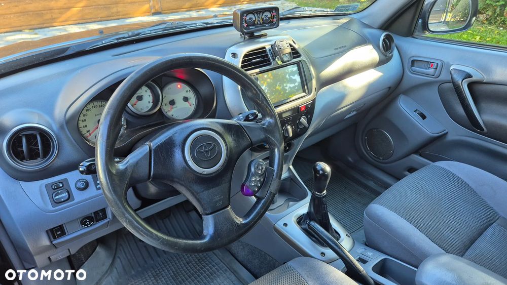 Toyota RAV4 2.0 VVT-i 4x4 - 5