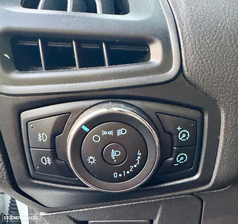 Ford Focus SW 1.6 TDCi Titanium - 18