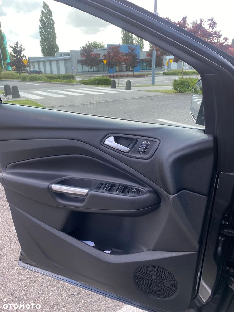 Ford Kuga - 13