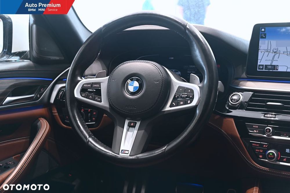 BMW Seria 5 530d xDrive mHEV - 16