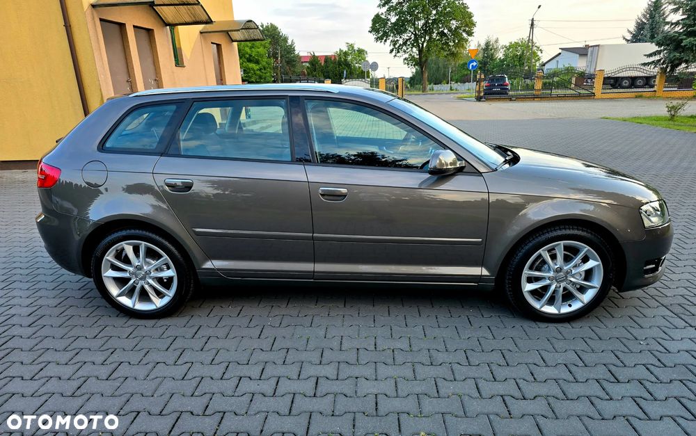 Audi A3 Sportback 2.0 TDI Ambiente - 11
