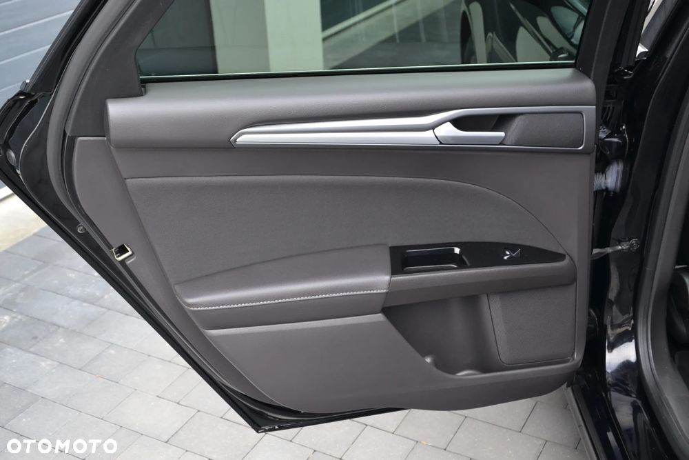 Ford Mondeo 2.0 TDCi Titanium PowerShift - 33