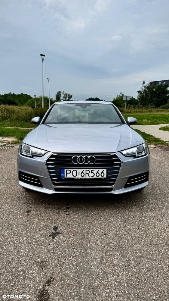 Audi A4 Limousine 1.4 TFSI Design - 1