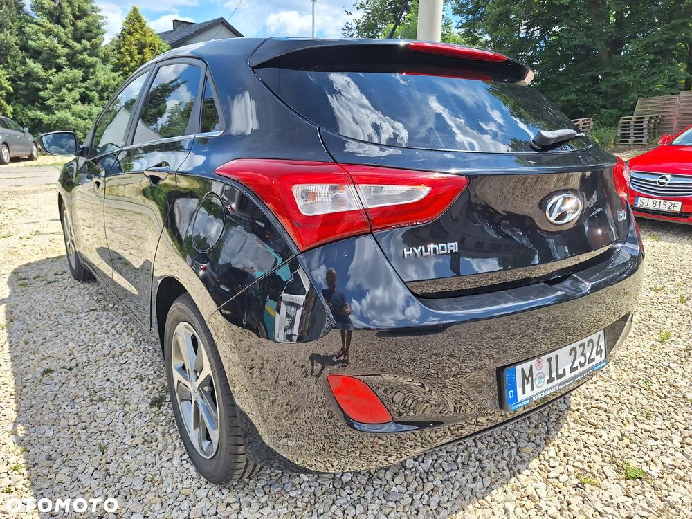 Hyundai i30 blue Kombi 1.6 GDi Passion - 9