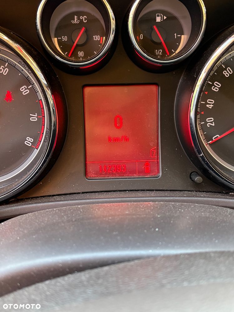 Opel Insignia 2.0 T Cosmo 4x4 - 10