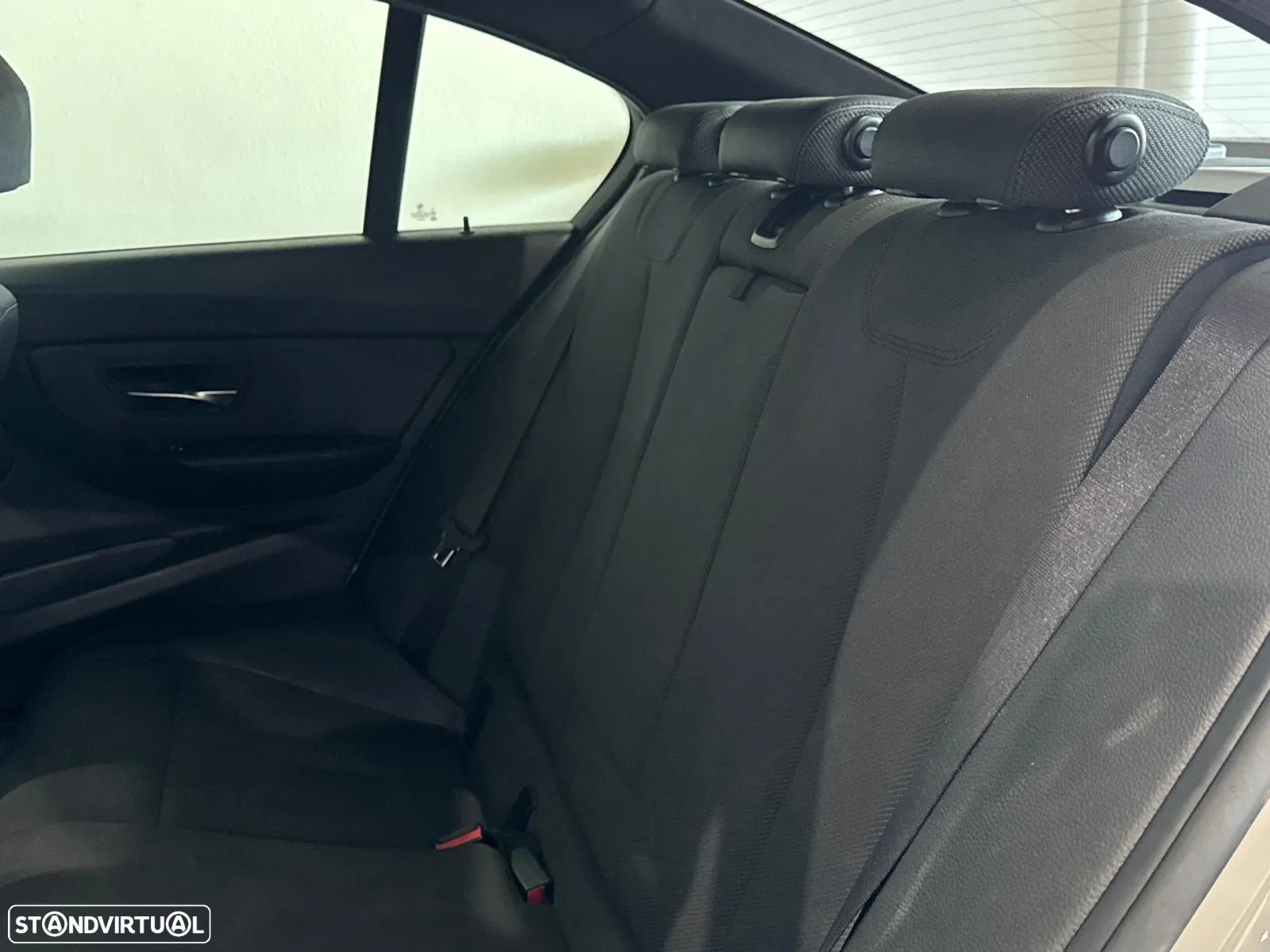 BMW 330 e iPerformance Pack M - 22