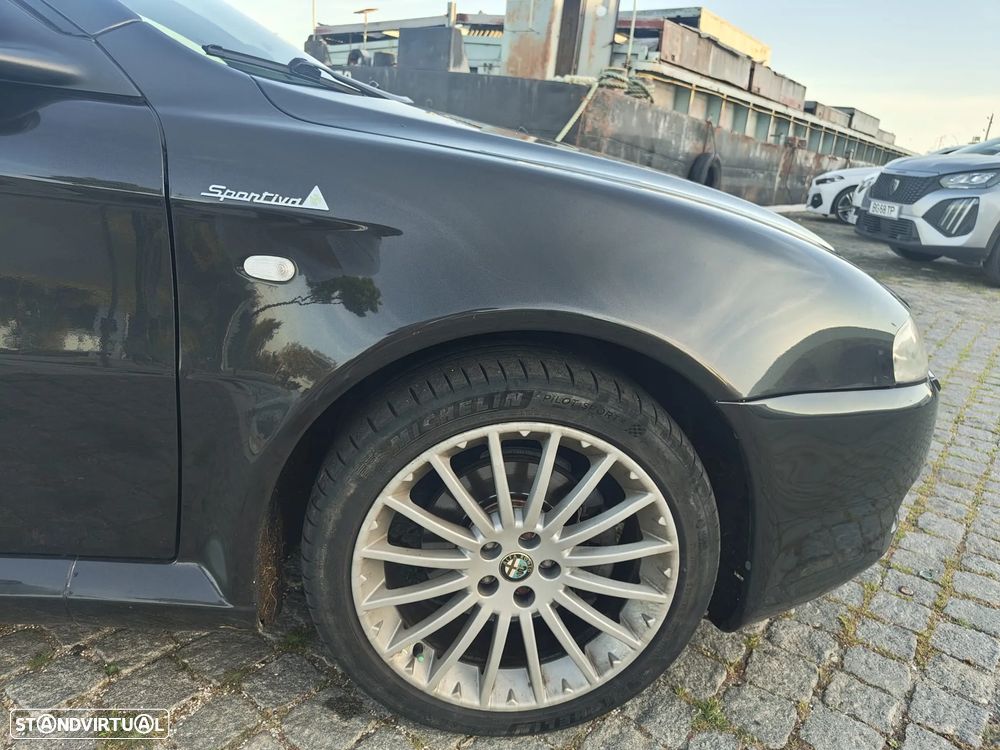 Alfa Romeo GT 1.9 JTD M-JET - 11