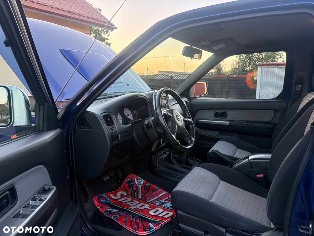 Nissan NP300 Pickup - 10