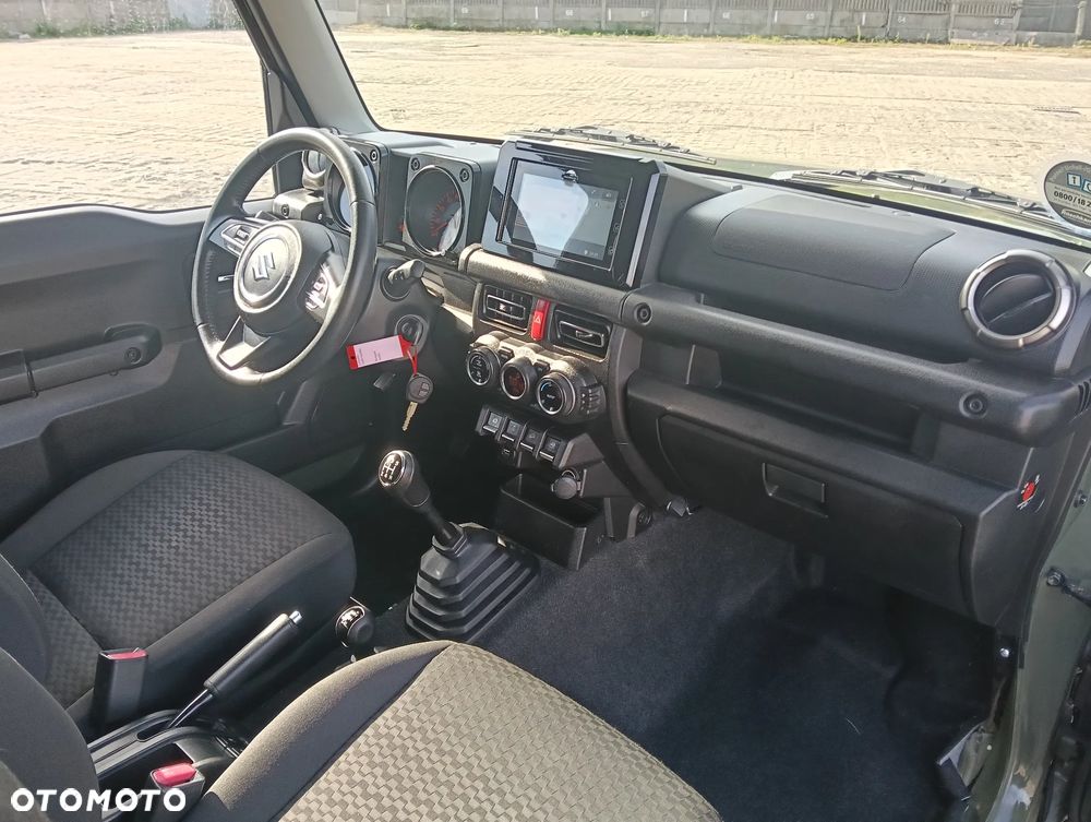 Suzuki Jimny 1.5 ALLGRIP Comfort+ - 22