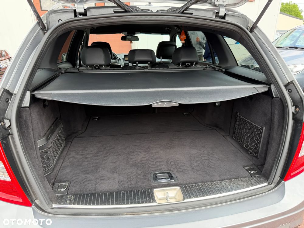 Mercedes-Benz Klasa C 220 CDI DPF BlueEFFICIENCY SPORT EDITION - 31
