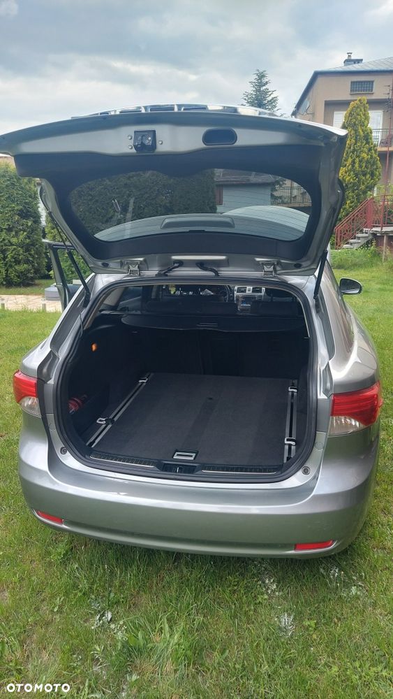 Toyota Avensis - 5
