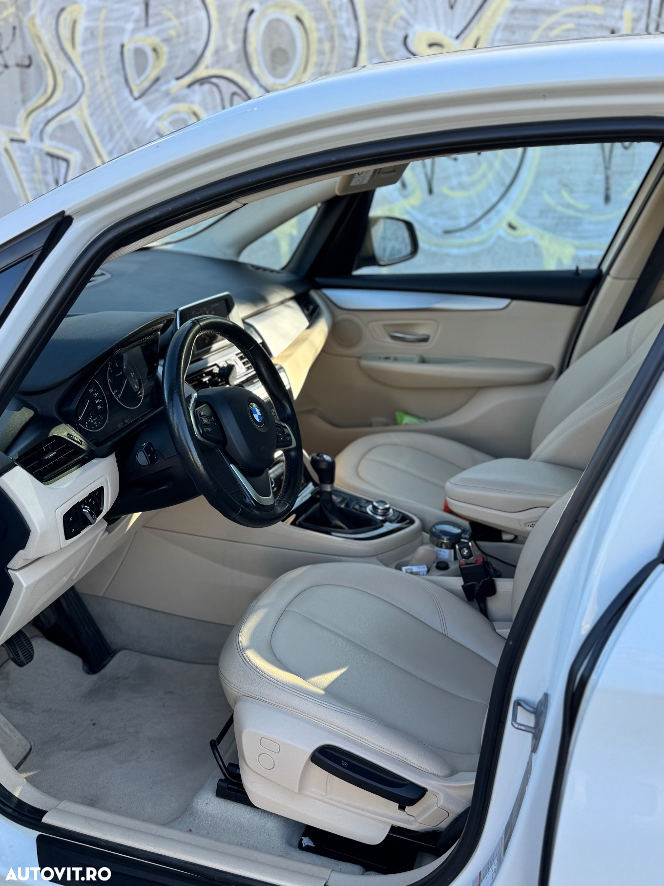 BMW Seria 2 216d Standard - 9
