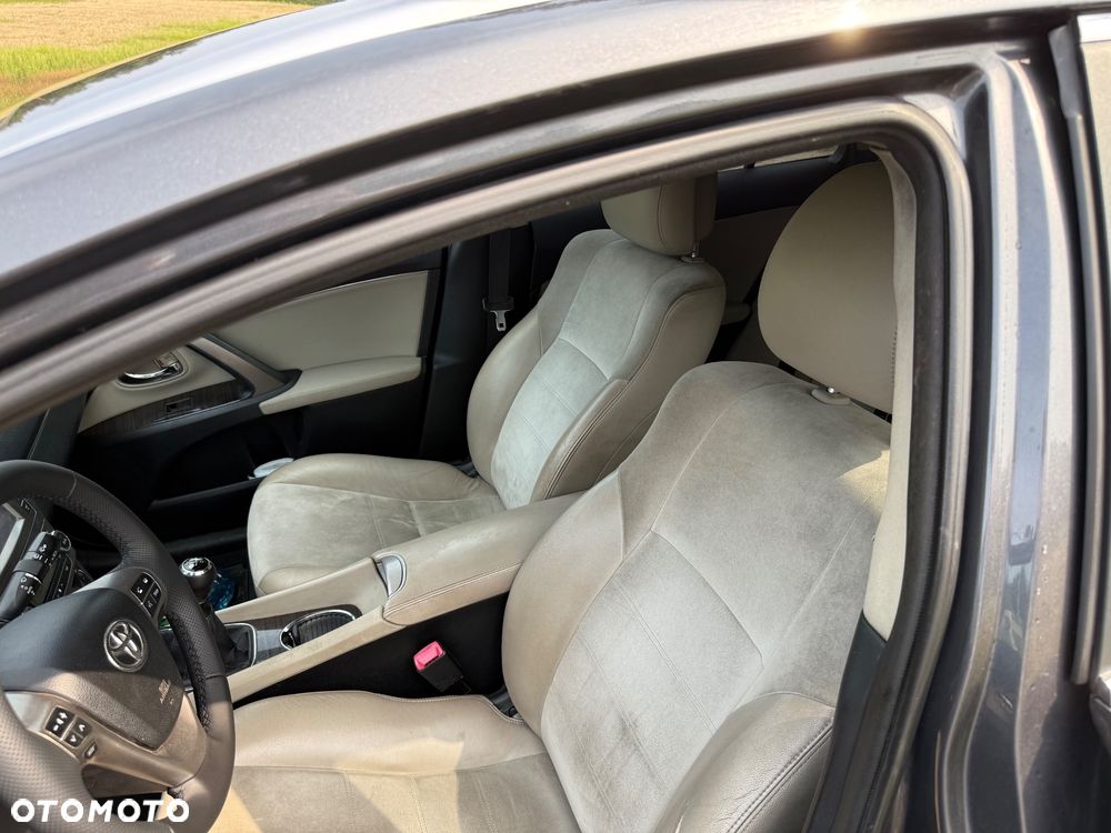 Toyota Avensis 2.0 D-4D Premium - 13