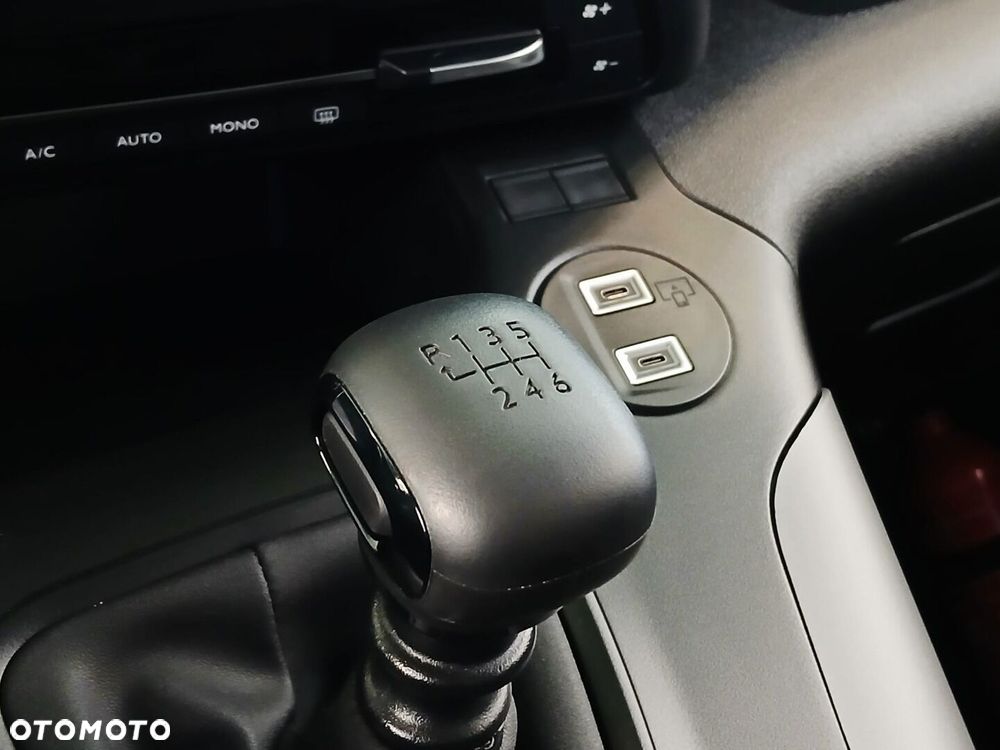 Toyota Proace City Verso 1.5 D-4D Family - 19