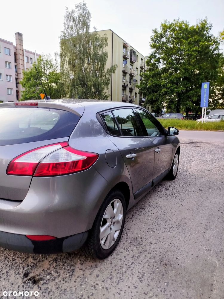 Renault Megane 1.6 16V Color Edition - 8