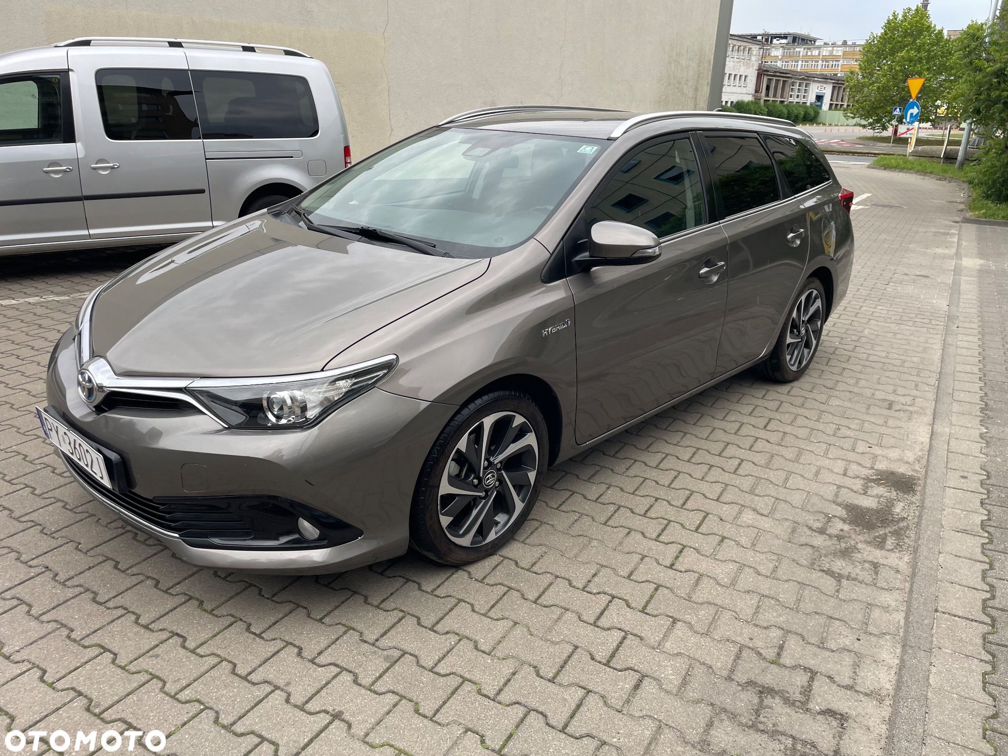 Toyota Auris 1.8 VVT-i Hybrid Automatik Life - 1