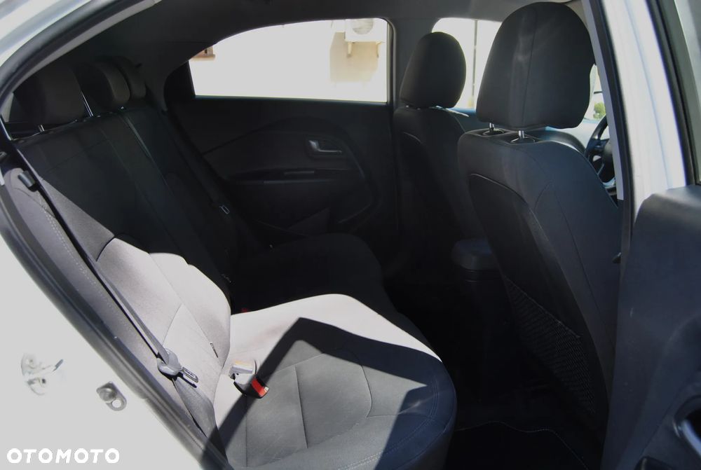 Kia Rio 1.2 Spirit - 8