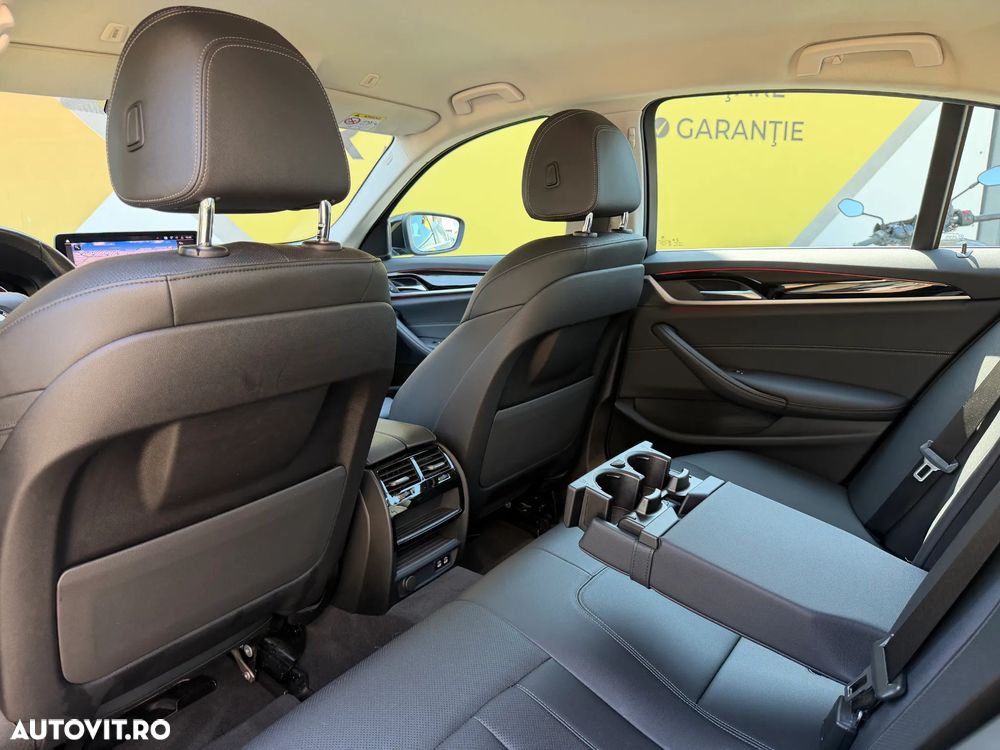 BMW Seria 5 530e Aut. Luxury Line - 7