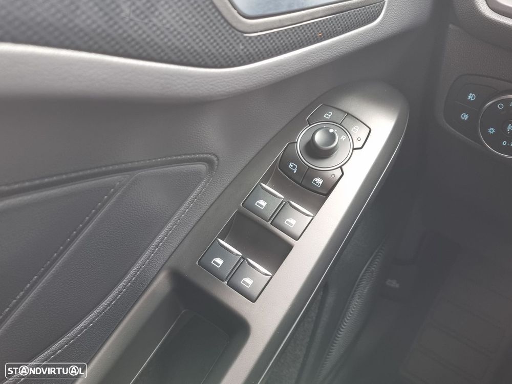 Ford Focus 1.0 EcoBoost MHEV ST-Line - 19