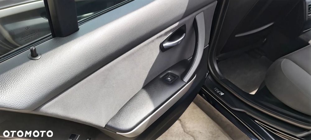 BMW Seria 3 - 12