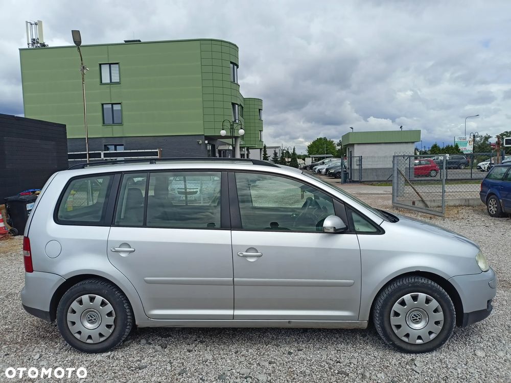 Volkswagen Touran - 5