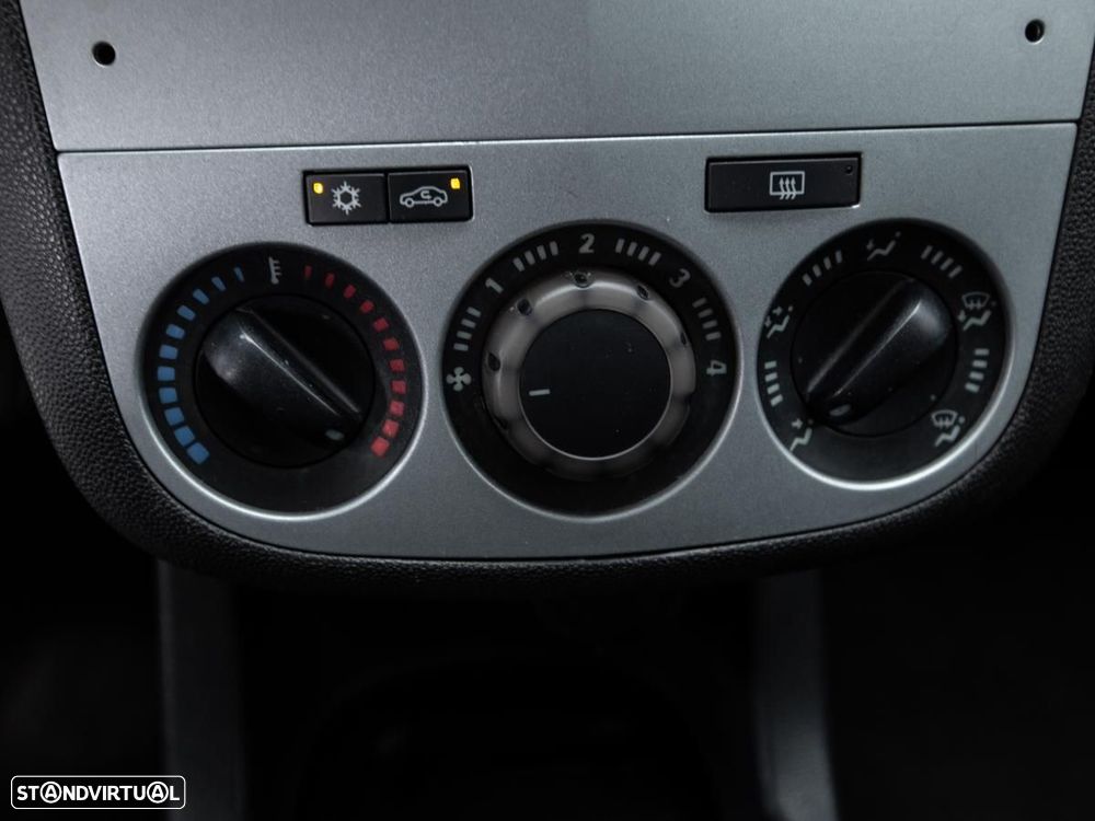Opel Corsa — fotografia 14
