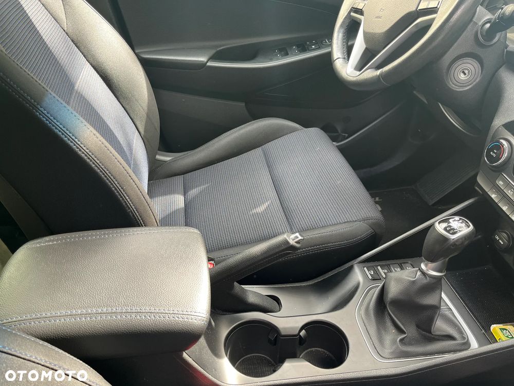 Hyundai Tucson 1.6 GDI BlueDrive GO 2WD - 11