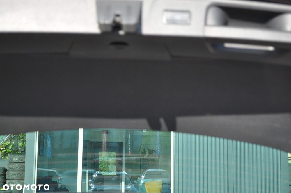 Volkswagen Passat - 33