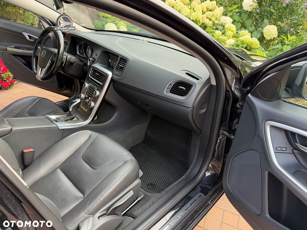 Volvo V60 D4 Drive-E Momentum - 27