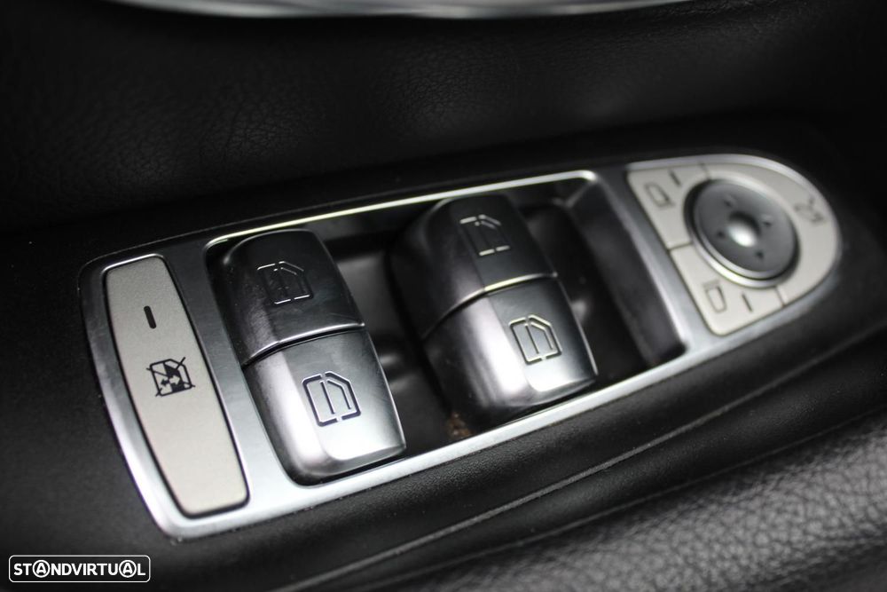 Mercedes-Benz E 300 de AMG Line - 11