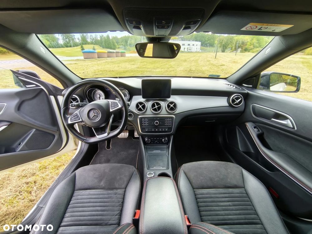 Mercedes-Benz CLA - 23