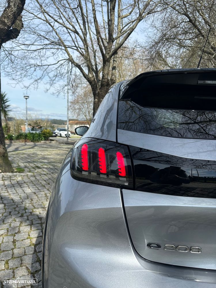 Peugeot e-208 Allure - 15