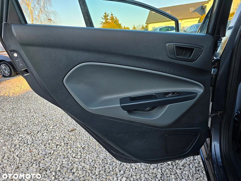 Ford Fiesta 1.4 Titanium - 16