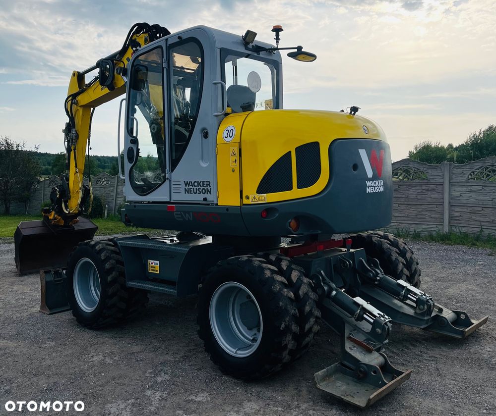 Wacker Neuson EW 100 / ROTOTILT / 4 Łyżki + Widły / Plug + Podpory / Sprowadzona / Koparka Kołowa - 6