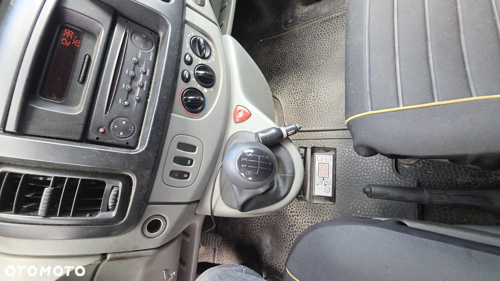 Renault Trafic - 9