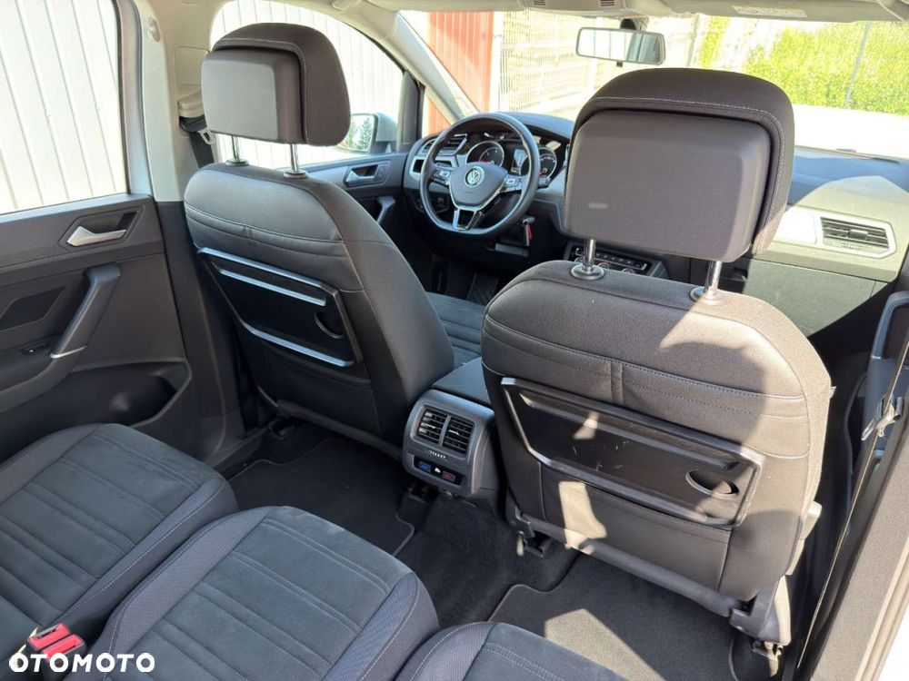 Volkswagen Touran - 17