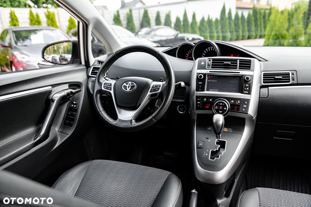 Toyota Verso 1.8 Sol 7os MS - 26