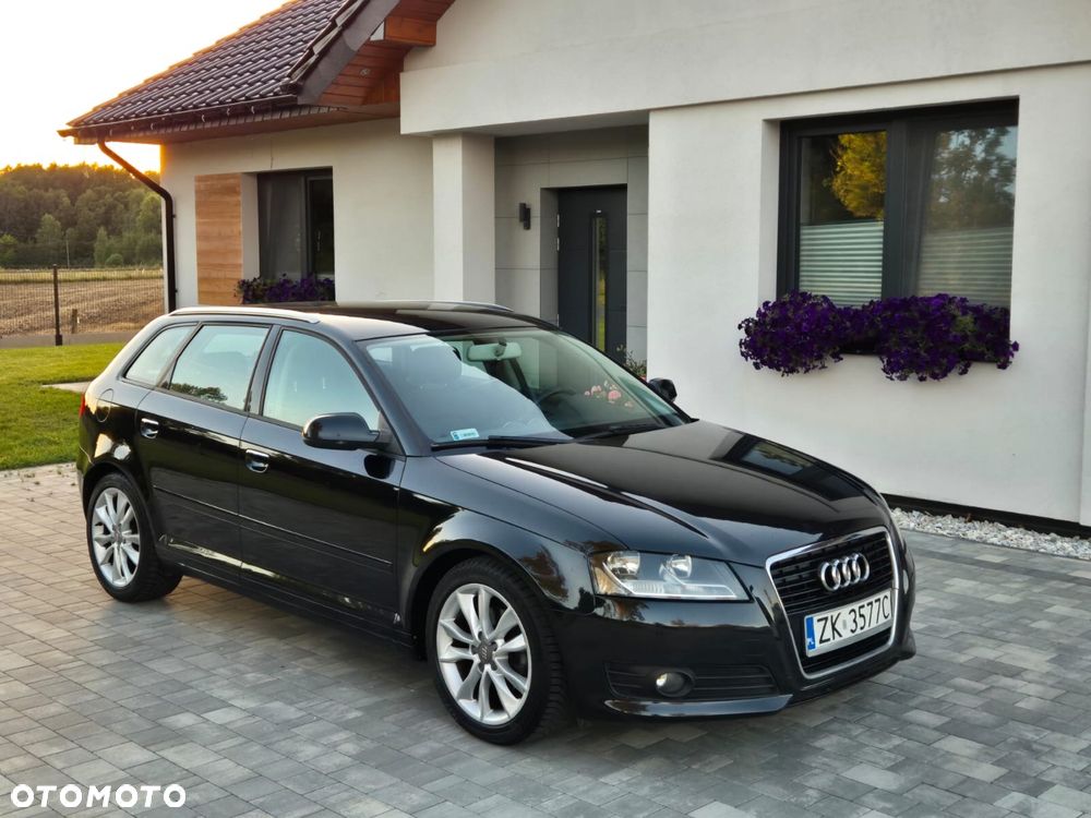 Audi A3 Sportback - 1