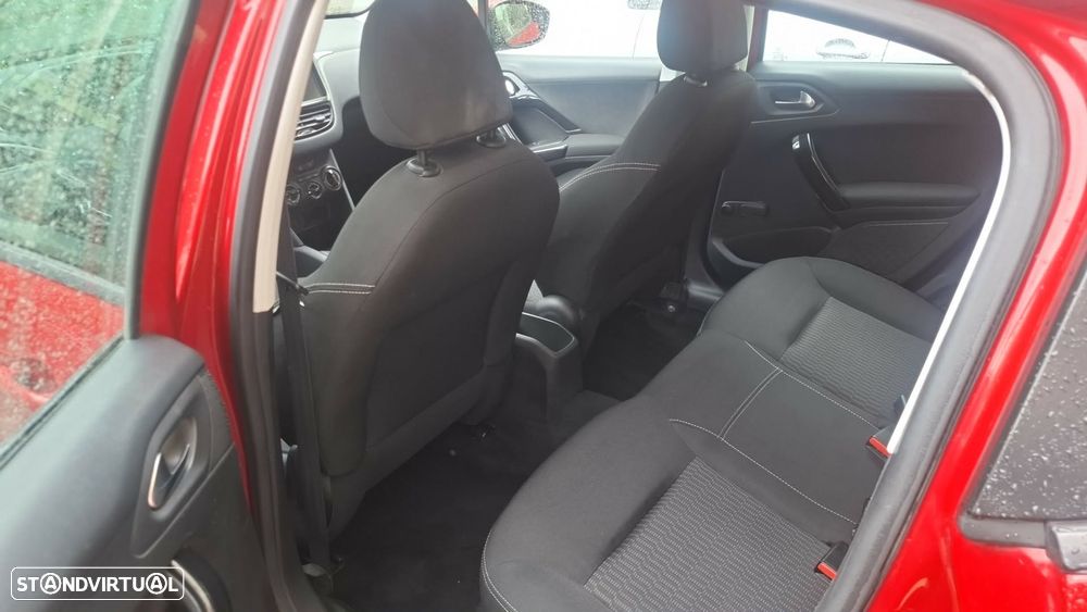 Peugeot 208 1.6 BlueHDi Active - 11