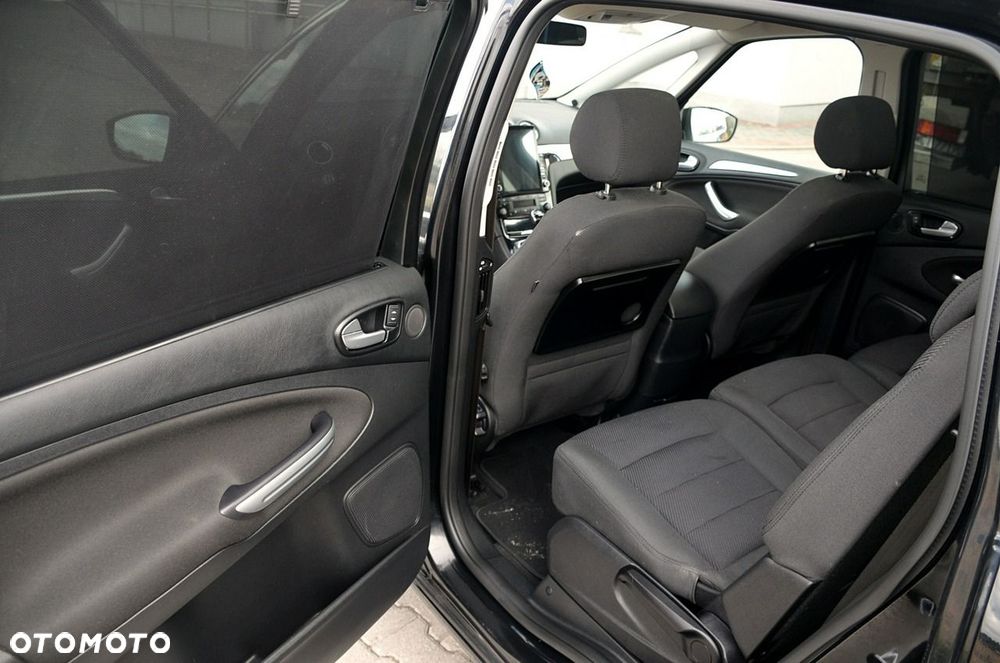 Ford S-Max - 16