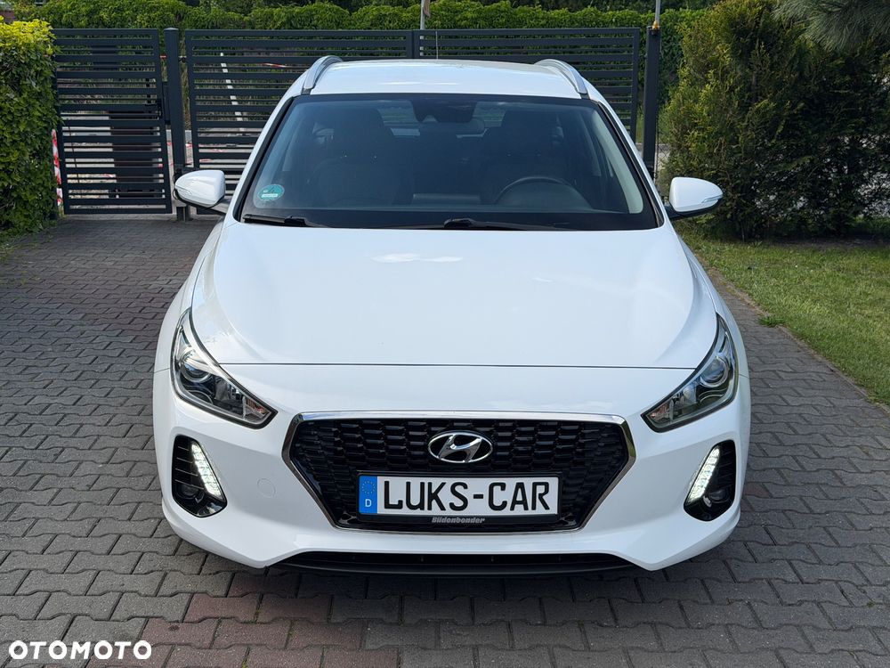 Hyundai i30 blue Kombi 1.4 Trend - 8